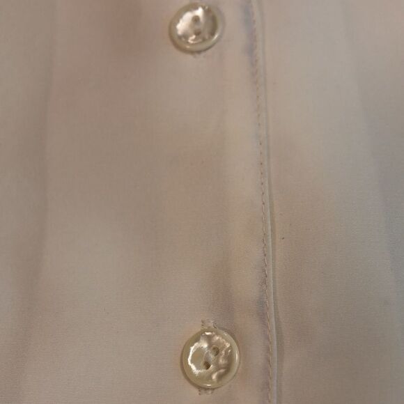 VINTAGE CREAM buttton down dressy blouse Pit to Pit ~ 22 1/2” SO PRETTY - Picture 13 of 14